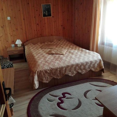 Pensiunea Capra Neagra Буштени Экстерьер фото